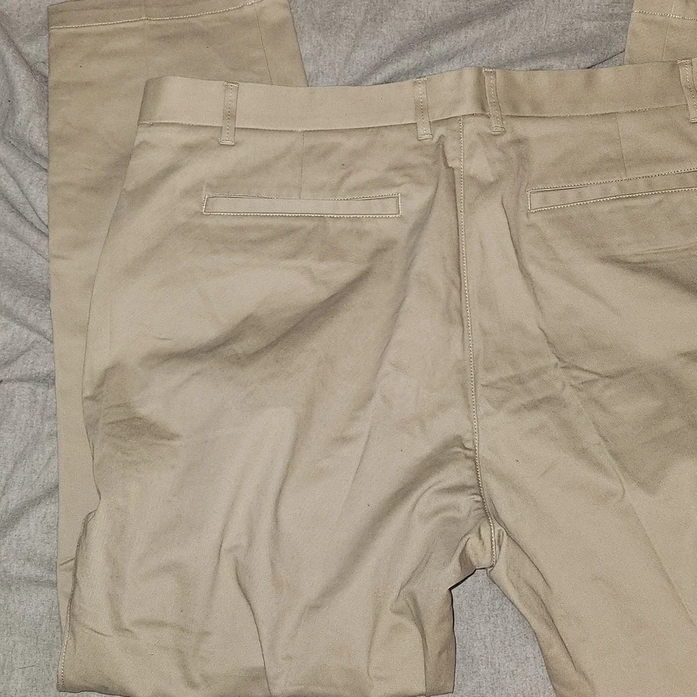 NWT- Everlane Khaki Slim Pants Size 40x30